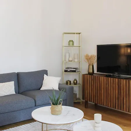 Bright T2 - Near Place De La Bastille *